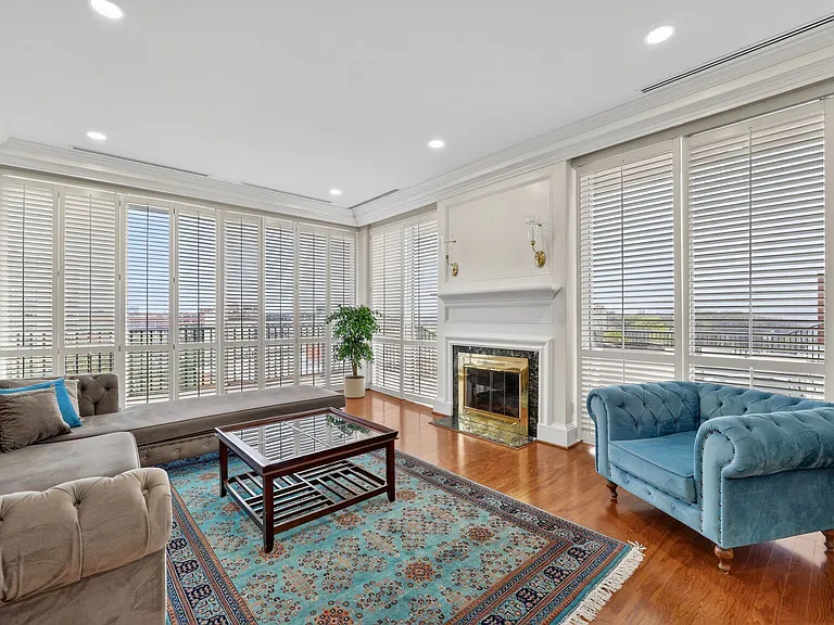1300 Army Navy Dr #Penthouse 3 — Photo 8