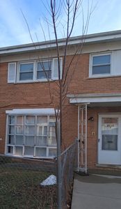 8839 Robin Dr APT B, Des Plaines, IL, 60016