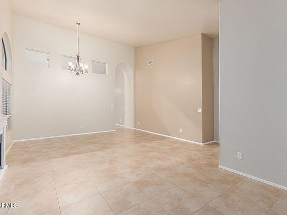 5th image of 3333 N Brighton