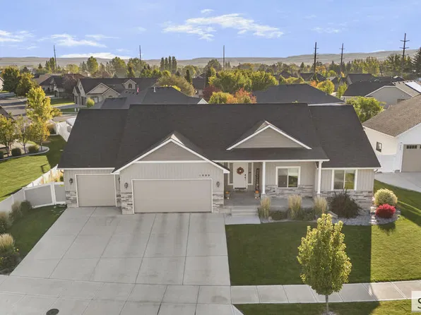 1000 Red Robin Ave, Ammon, ID 83401