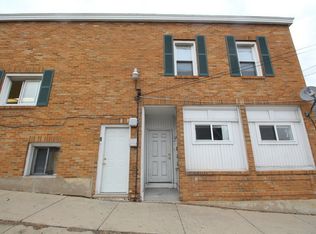 6 National St APT 2, Elgin, IL 60123