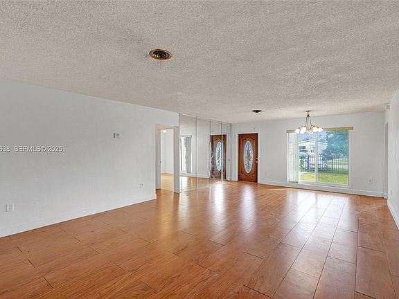5th image of 2331 NW 191st St