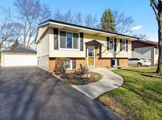 2738 Everglade Ave, Woodridge, IL