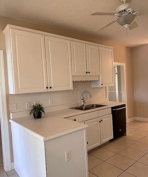 135 Palmera Ln — Photo 17
