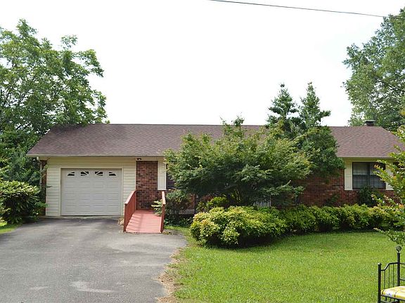 2nd image of 123 Desoto Dr