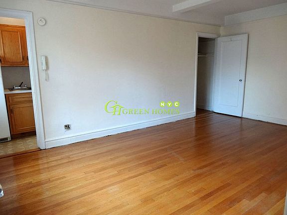 3rd image of 455 W 34th St APT 12A