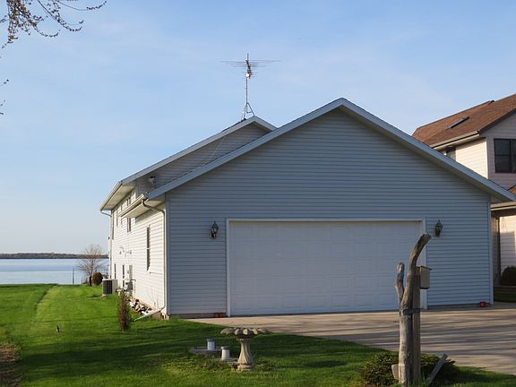 Oversized 2.5 Car Garage