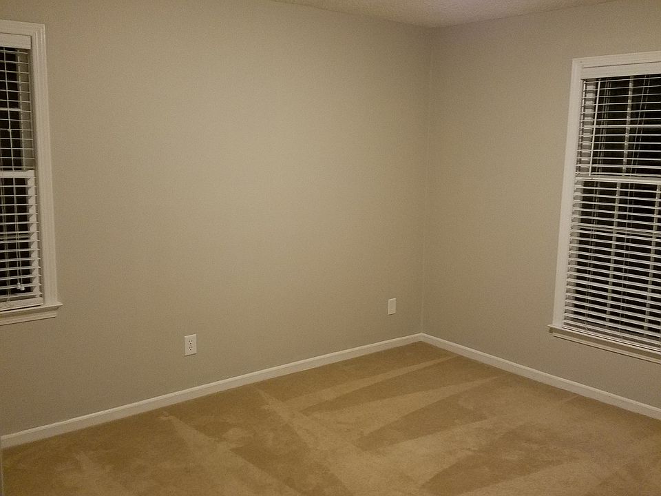 2nd image of 303 Devenger Rd