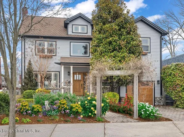 121 Windermere Rd, Staten Island, NY 10305