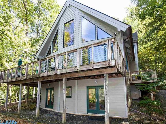 3rd image of 2401 Davis Creek Ln