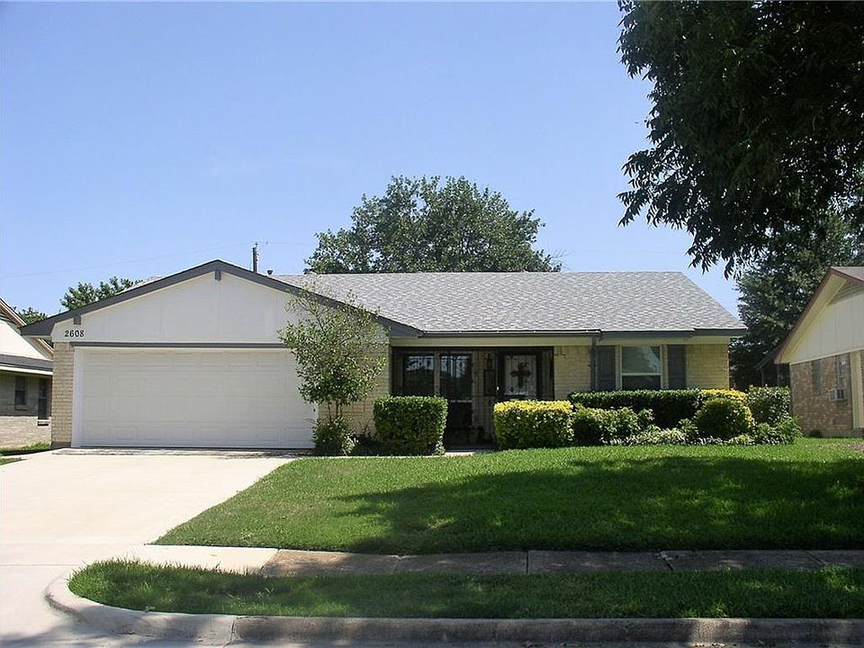 1st image of 2608 Belhaven Dr