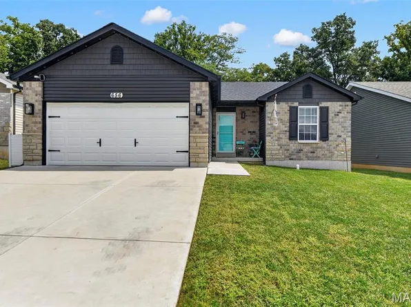 656 Rockshire Dr, Herculaneum, MO 63048