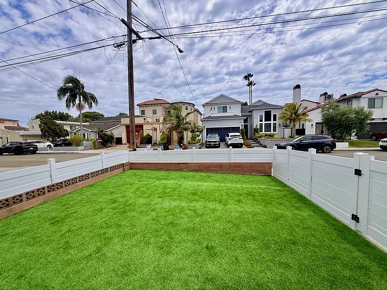 2111 Perry Ave — Photo 15
