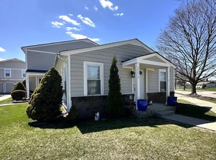 39717 Village Wood Ln, Novi, MI 48375