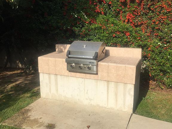 3rd image of 1575 N Raymond Ave APT 3