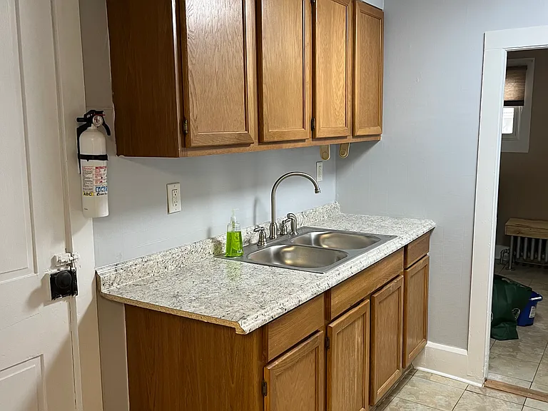686 E Front St #202 — Photo 2