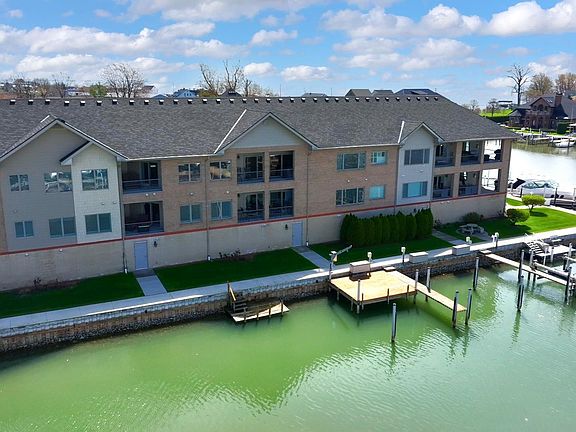 2nd image of 32172 N River Rd #17
