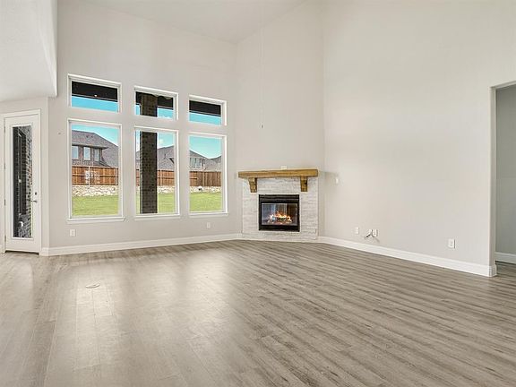 2nd image of 2033 Binns Dr