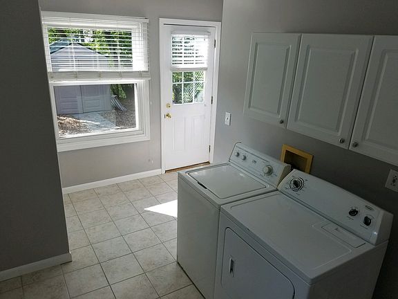 4th image of 3964 Carrick Ave