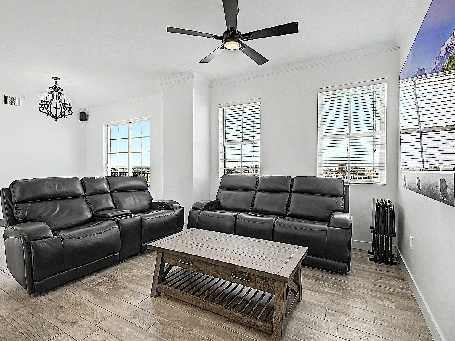 2 bed, 2.5 bath, 1196 sqft, $3,700 — Photo 4