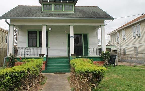 2nd image of 2416 Wisteria St