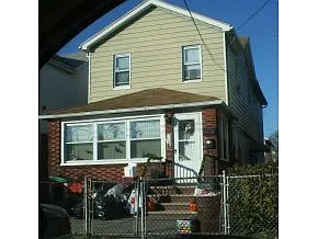 2554 E 28th St photo 1