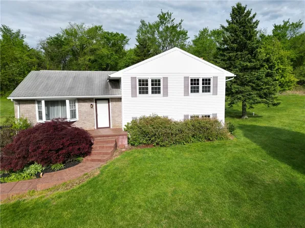 695 Hill Rd, Georgetown, PA 15043