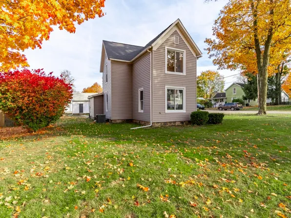112 W Steuben St, Lagrange, IN 46761