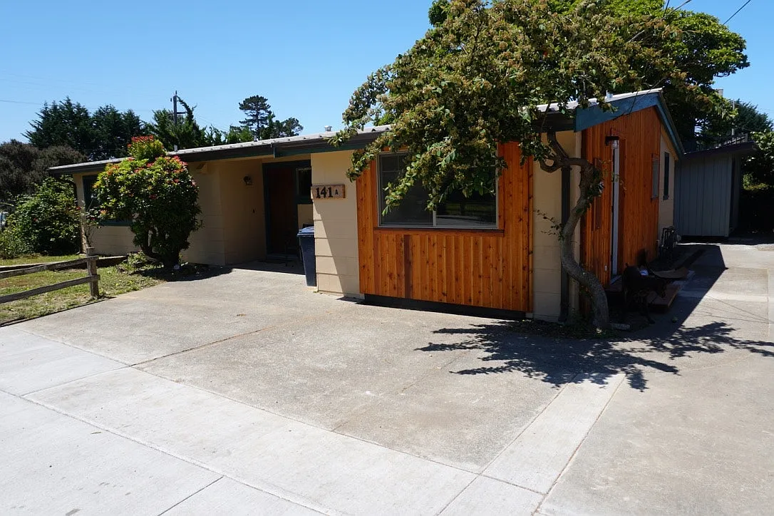 141 Beverly Drive, Unit A — Photo 1