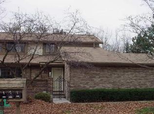 2853 Trailwood Dr, Rochester, MI 48309