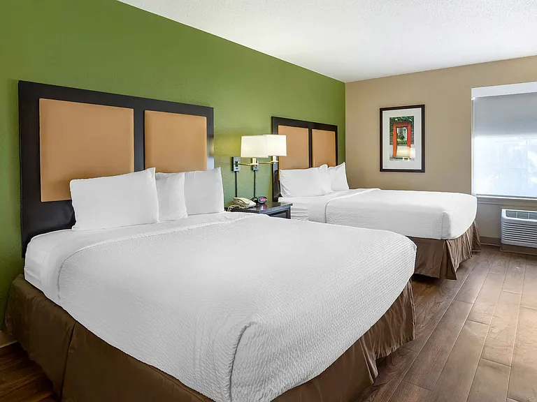 Studio Suite - 2 Queen Beds