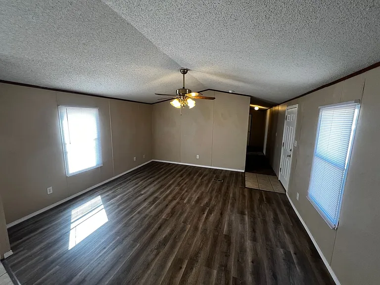 3900 Weston St — Photo 18