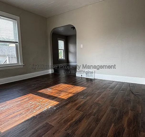 871 Wood St — Photo 5