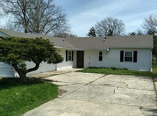 108 Lawton Ln, Bolingbrook, IL 60440