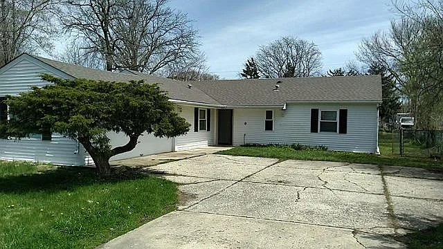 108 Lawton Ln photo 1