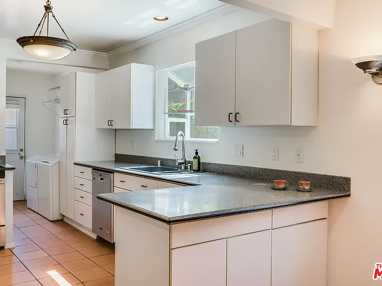 4264 Mildred Ave — Photo 10