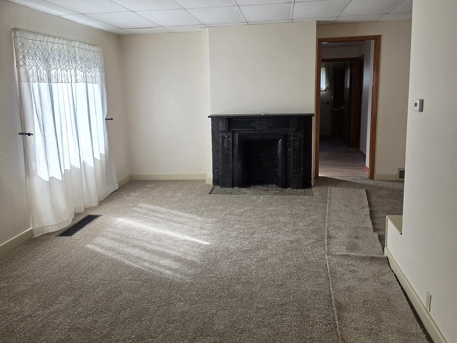 2 bed, 900 sqft, $1,400 — Photo 3