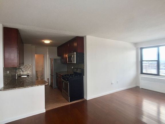 2nd image of 150 W 225th St APT 33H