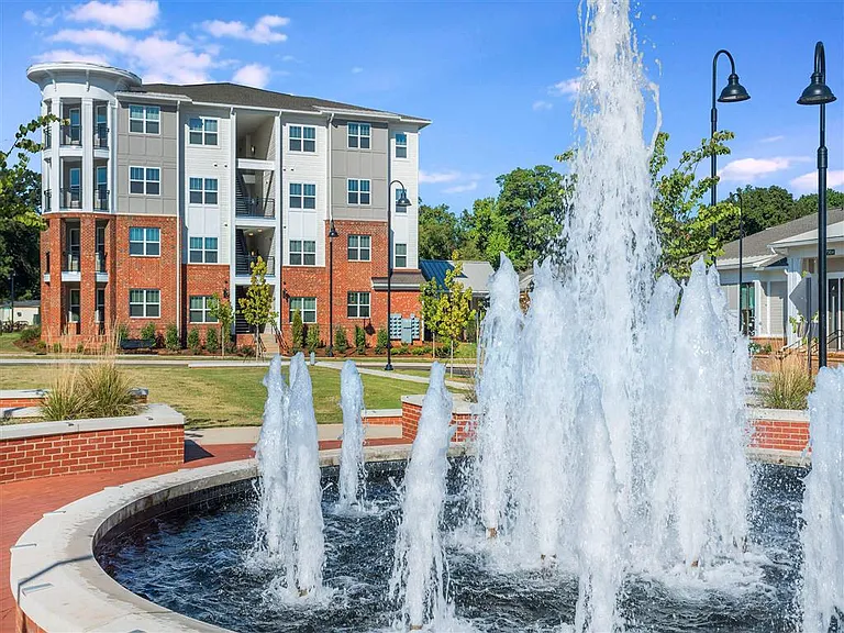 Pointe at Prosperity Village Apartments — Photo 14