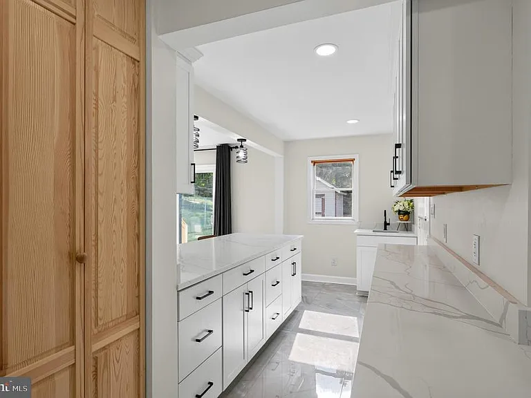 6206 Hillview Ave — Photo 20