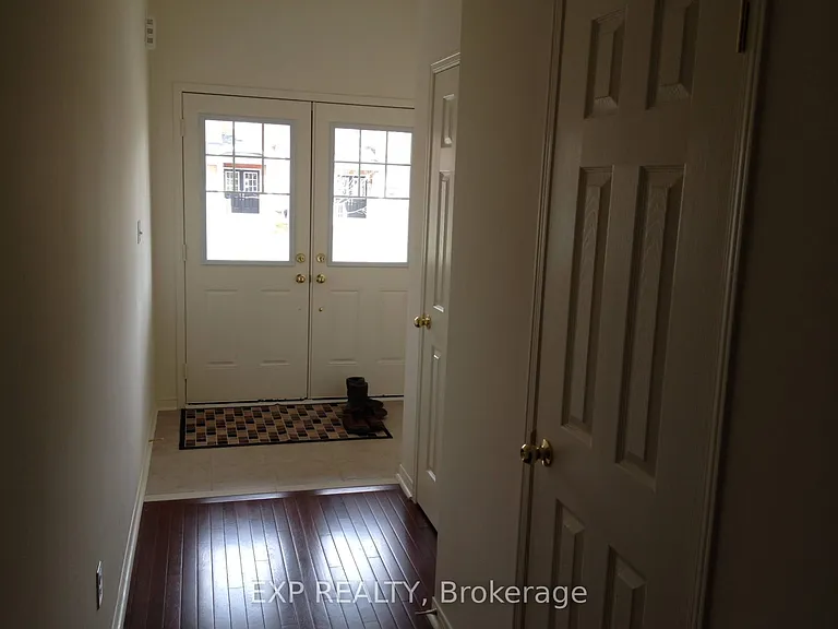 247 Checkerberry Cres — Photo 2
