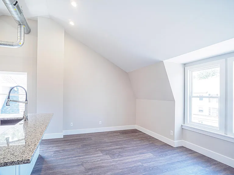 207 Ford St #2 — Photo 14
