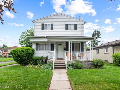 6107 Whitefield St, Dearborn Heights, MI, 48127
