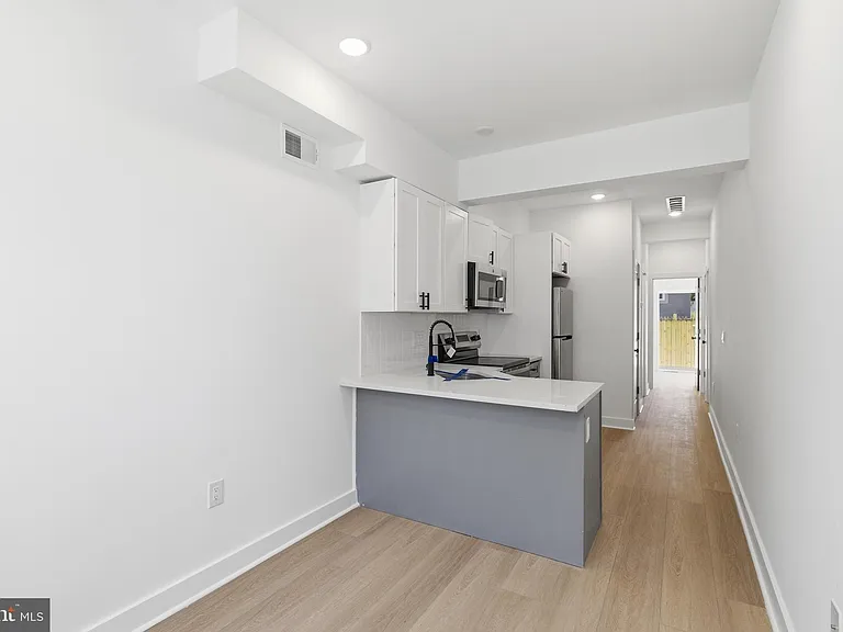 2123 N 9th St #1 — Photo 2