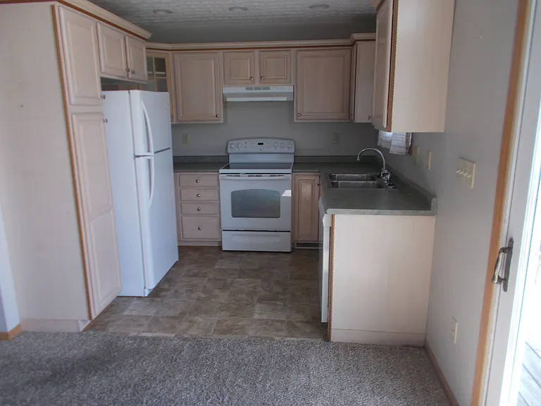 1740 Tanglewood Dr — Photo 5