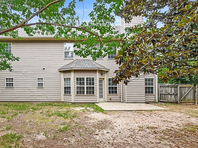 940 Island Bluff Ln — Photo 17