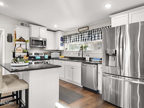 4th image of 507 Short St
