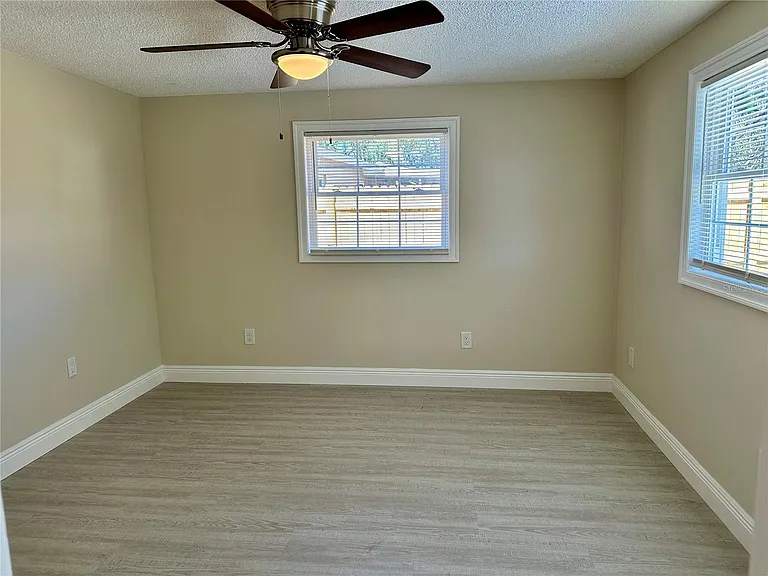 4420 Sawgrass Blvd — Photo 20