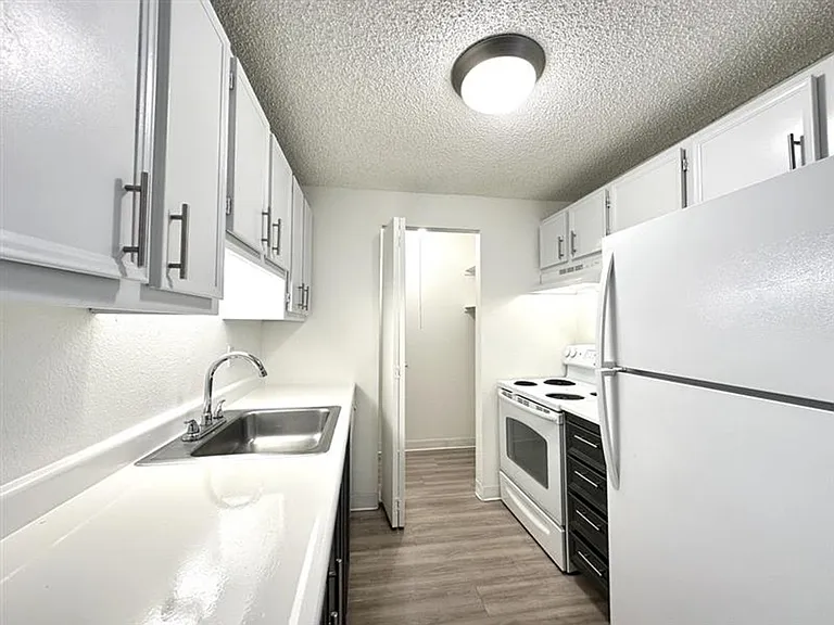 West on Murray Apartments — Photo 12