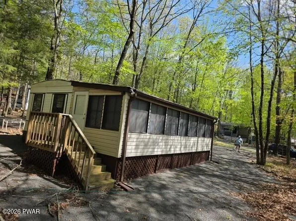 105 Pheasant Ln, Shohola, PA 18458